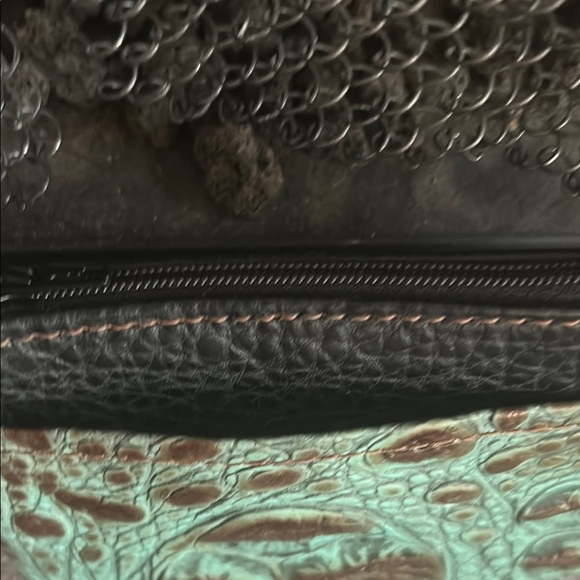 Green and Black Textured Leather Clutch - Picture 2 of 4